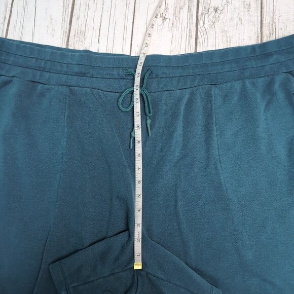NWT Active Zone Teal Shorts Women Size 5X - Picture 3 of 7